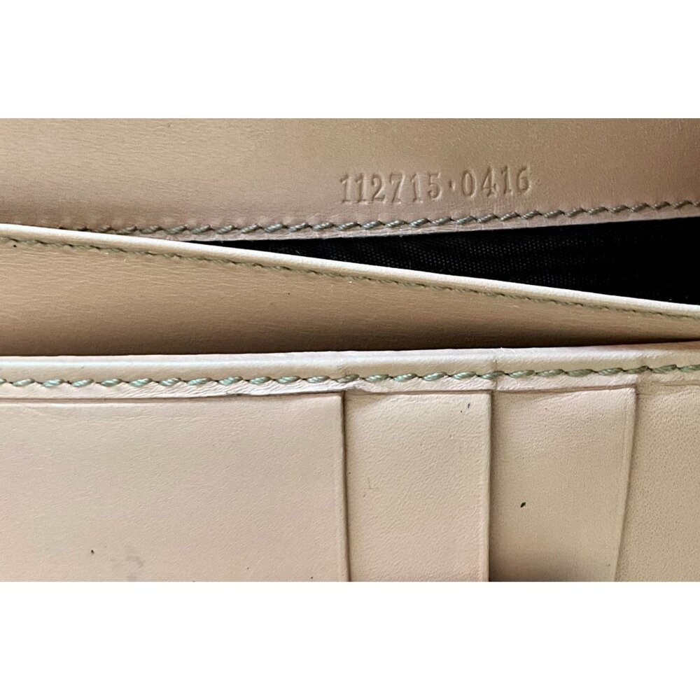 Gucci Pink Leather Wallet With Signature GG Pattern & Multiple Card Slots - Picture 5 of 9